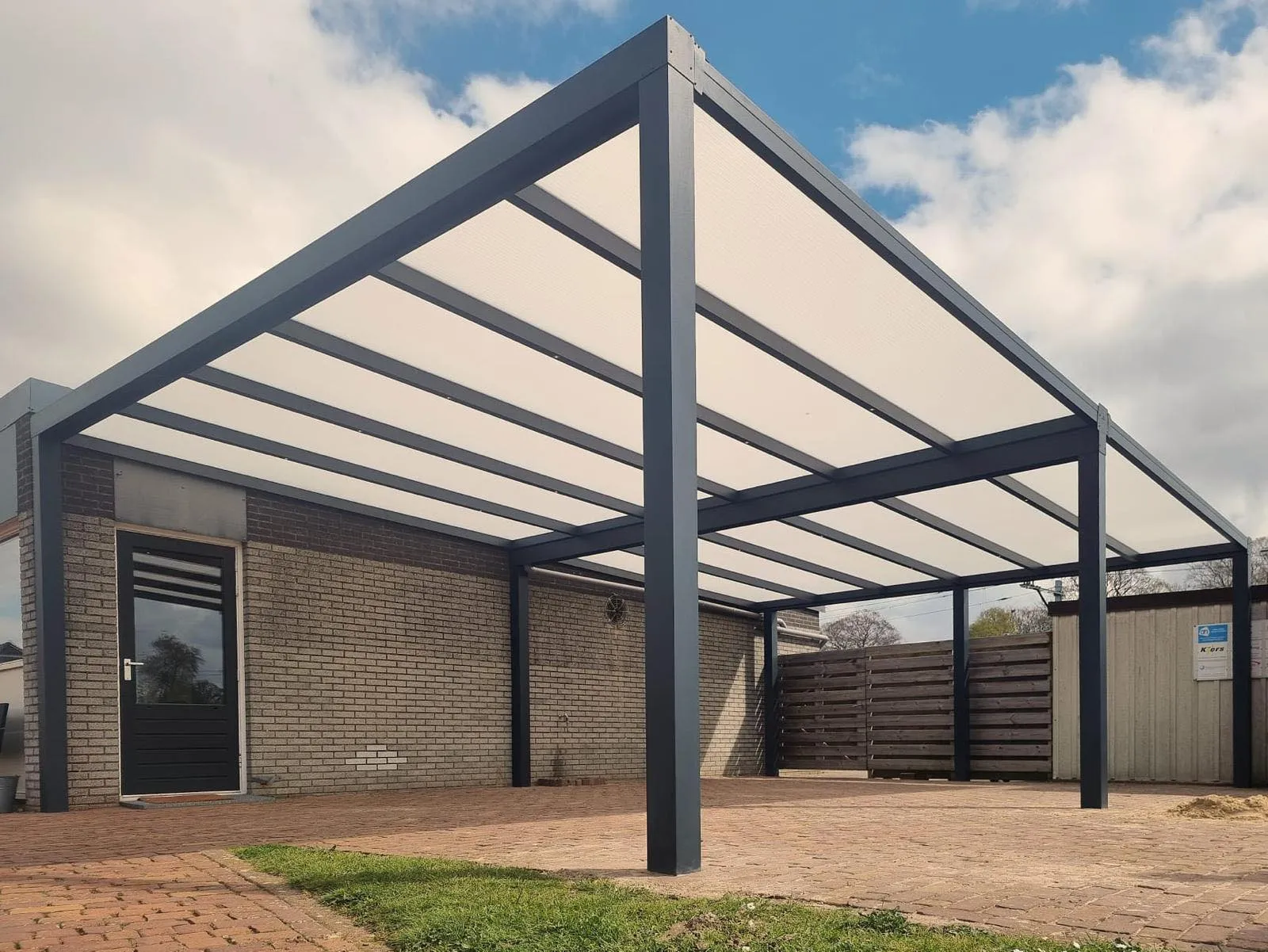 Hliníková pergola na terasu — realizácia Techconsystems