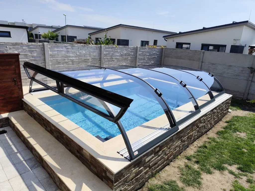 Zastrešenie bazéna Aquacomet — realizácia Techconsystems