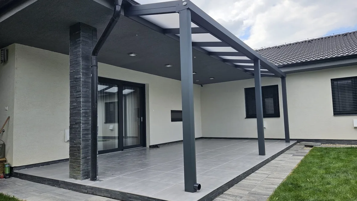 Hliníková pergola na terasu — realizácia Techconsystems