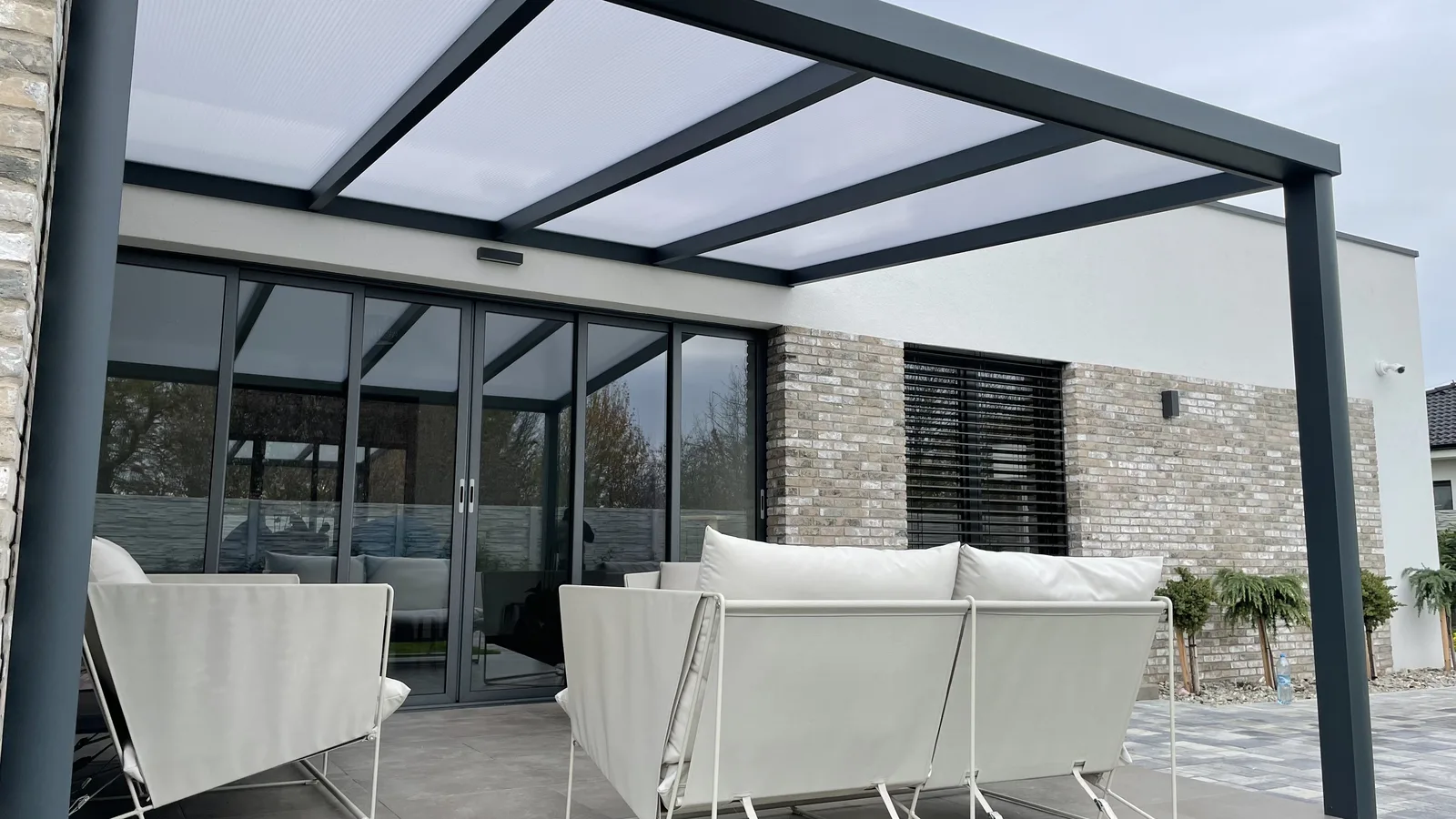 Hliníková pergola na terasu — realizácia Techconsystems