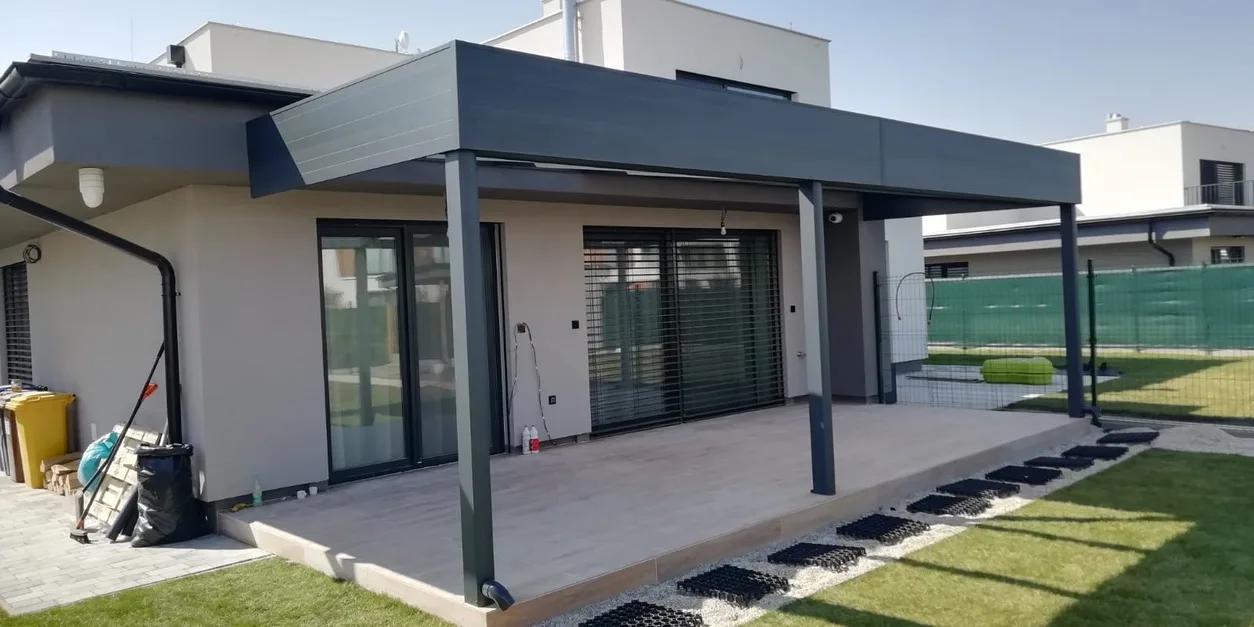 Hliníková pergola na terasu — realizácia Techconsystems